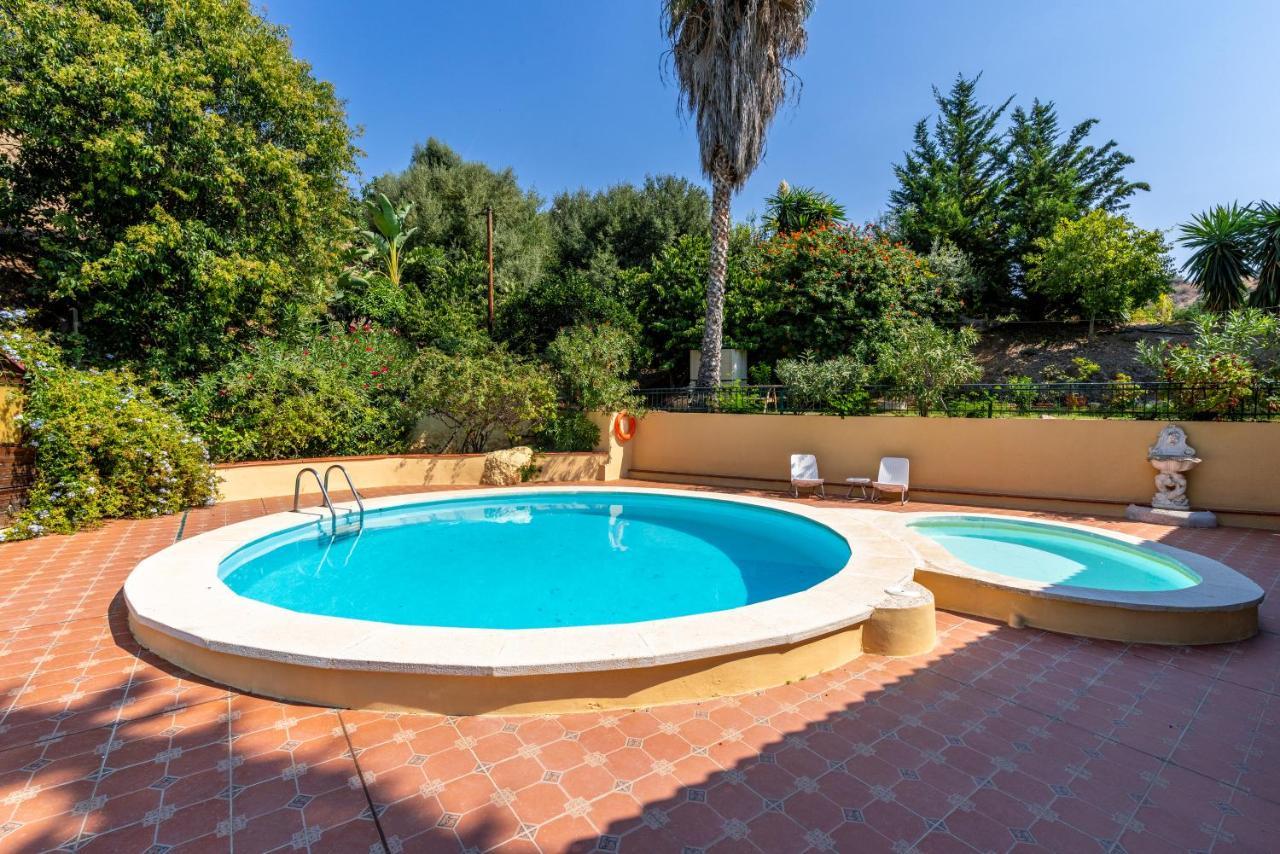 New House In Malaga Nature Exterior photo
